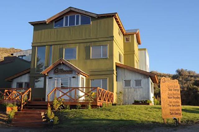 Del Nomade Hosteria Ecologica Puerto Pirámides Exterior photo